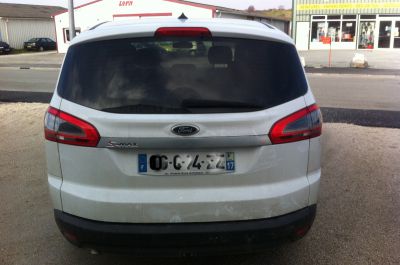 Clean Premium Ford S-Max