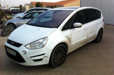 Clean Premium Ford S-Max